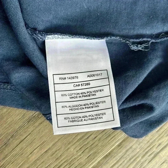 🌸4/$30🌸✨🆕puma🆕✨ | Blue Puma t-shirt - Picture 6 of 8